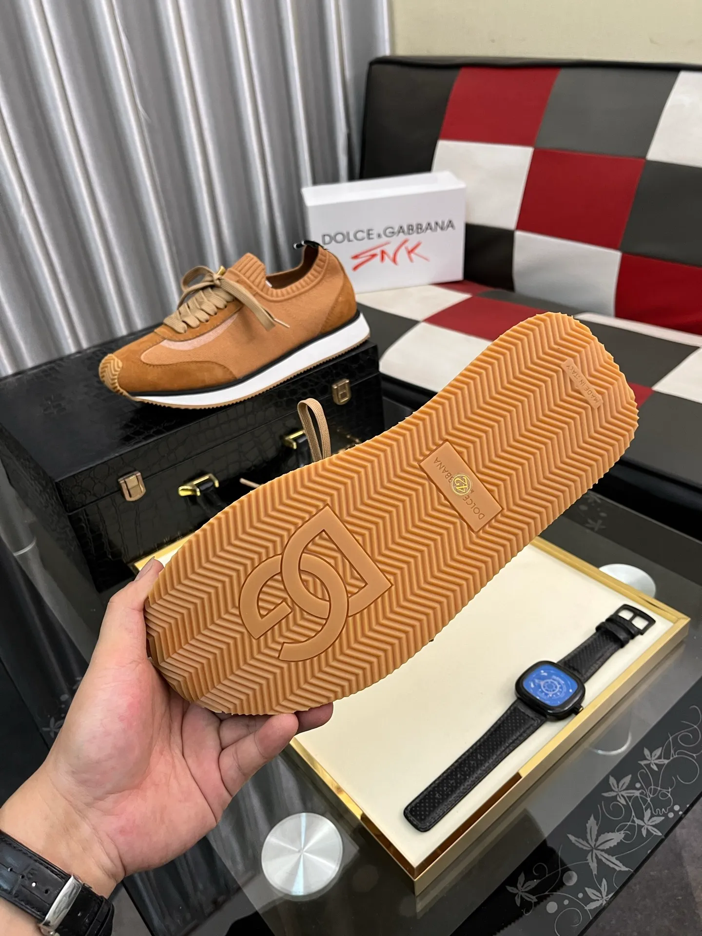 Men's Men's Shoes💰420⌚️⌚️••Dolce&Gabbana••DG✔️High-end men's sports and casual shoes. Original goods from top counters. Original imported cowhide, multi-material splicing design ➕Imported cowhide lining, cowhide feet ➕Original TPR elastic outsole. Size: 36-46🔟Colors available